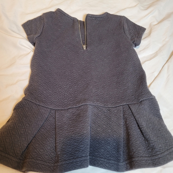 4/$10 Oshkosh B'gosh Dark Gray Textured Dress Size 2T - Picture 2 of 3